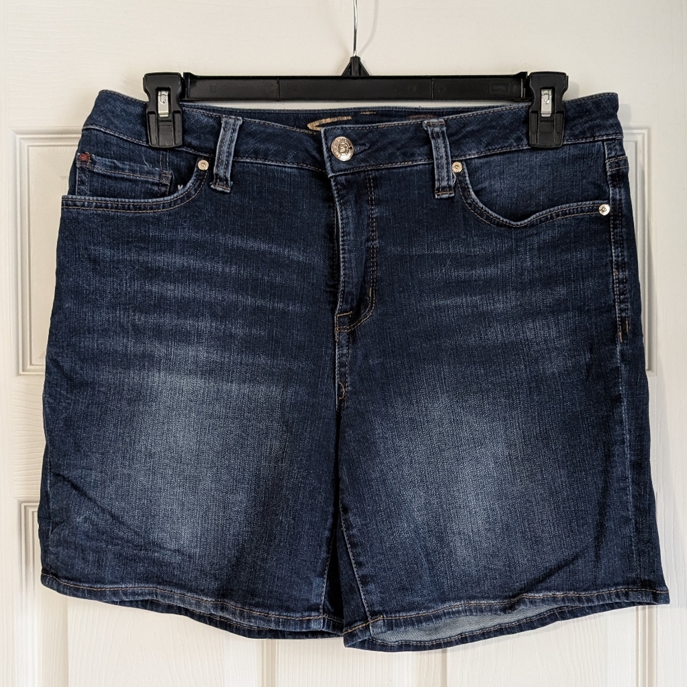 Seven7 Dark Denim Shorts Size 10 - Picture 1 of 5